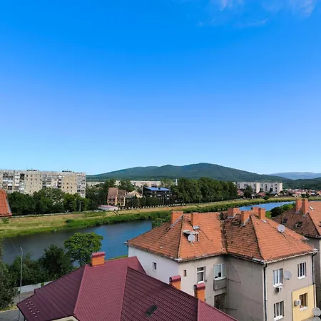 Apartments Domovik Parkaniya, 2A Mukacheve Exterior photo