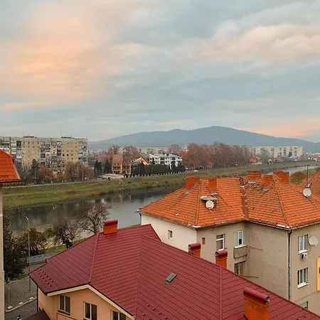 Apartments Domovik Parkaniya, 2A Mukacheve Exterior photo