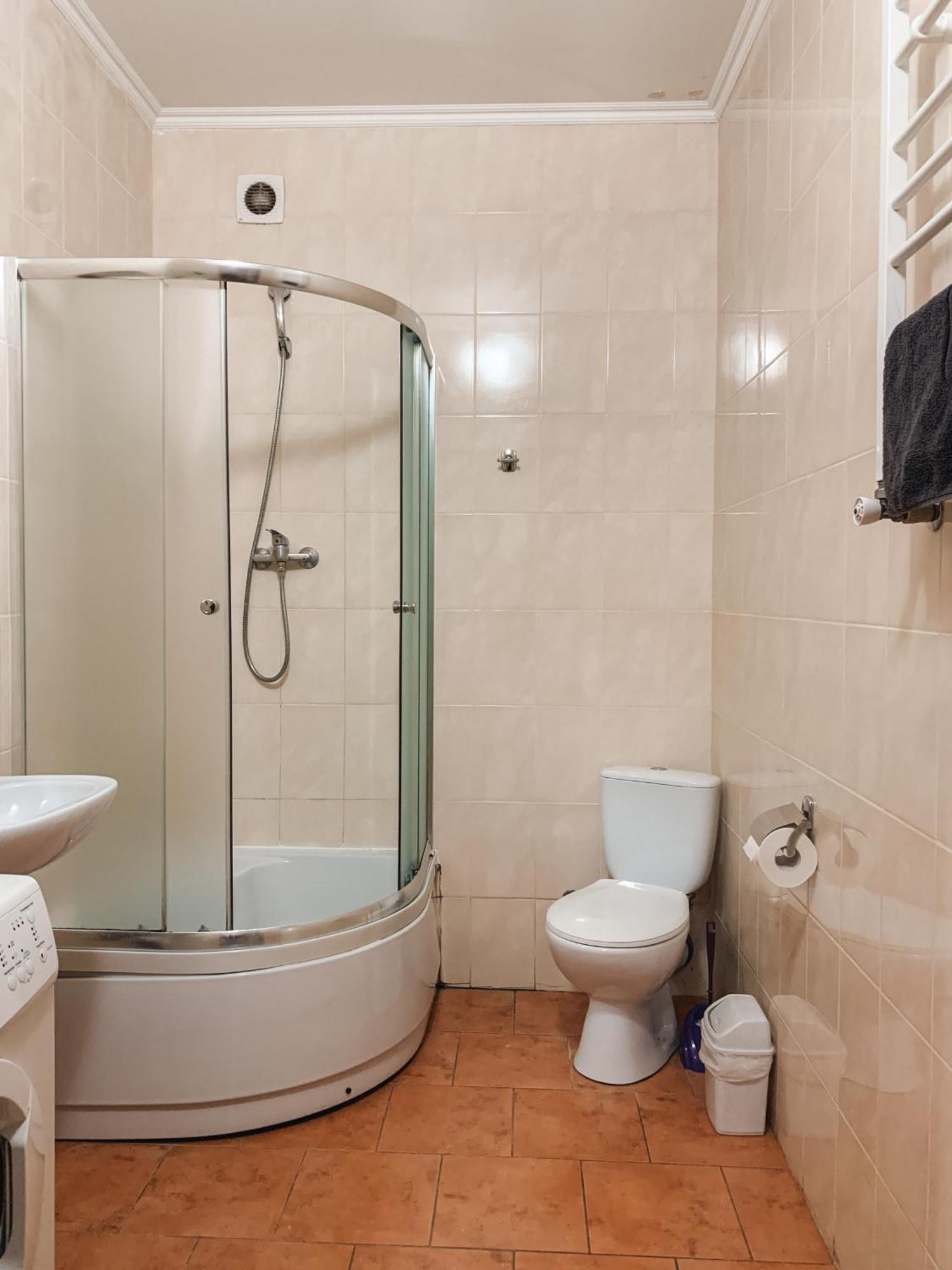 Domovik Parkaniya, 2a Apartment Mukacheve