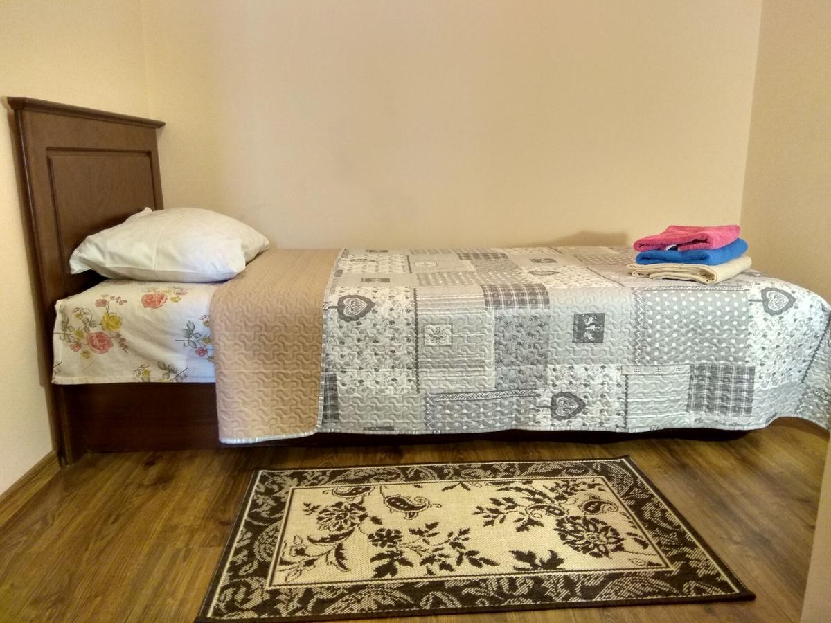 Domovik Parkaniya, 2a Apartment Mukacheve